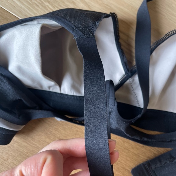 Lululemon bra - Picture 7 of 9